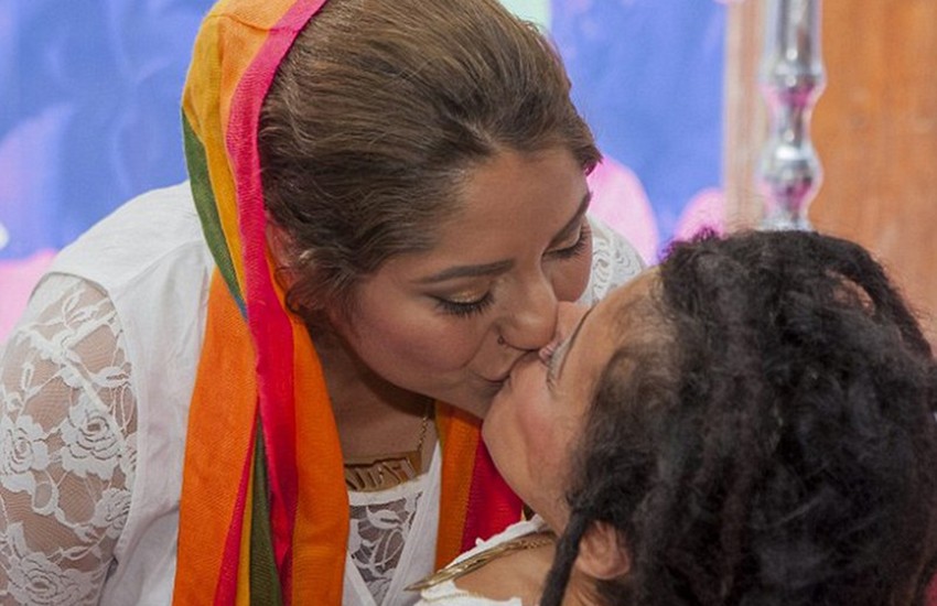 Ινδικό λεσβιακό σεξ σκηνή Δεσποινίς όμορφη μουνί πορνό