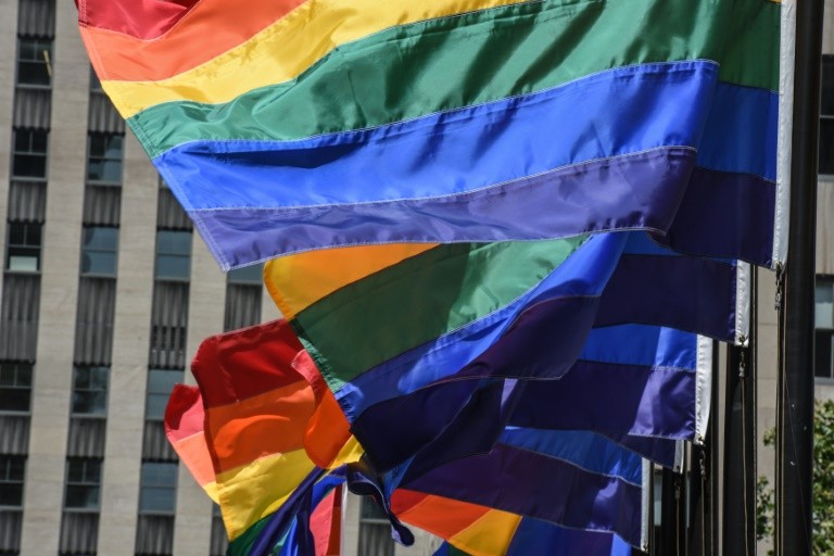 Τα χρώματα της σημαίας του Pride μπορεί να είναι αναγνωρίσιμα ανά τον κόσμο, όχι όμως στο Σεράγεβο, © GETTY IMAGES NORTH AMERICA/AFP