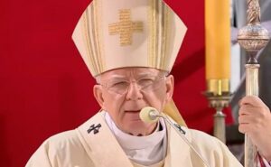 Αρχιεπίσκοπος Πολωνίας: "Το ΛΟΑΤ κίνημα είναι ριζοσπαστική απόρριψη του Θεού"