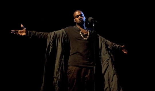 Ο Kanye West σε μεγάλη εκδήλωση ομοφοβικών ευαγγελιστών ιερέων