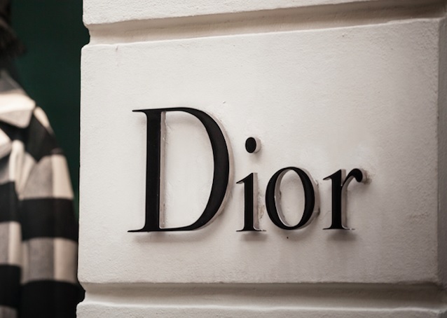 Δωρεάν αντισηπτικά με "άρωμα Dior" ετοιμάζονται στη Γαλλία