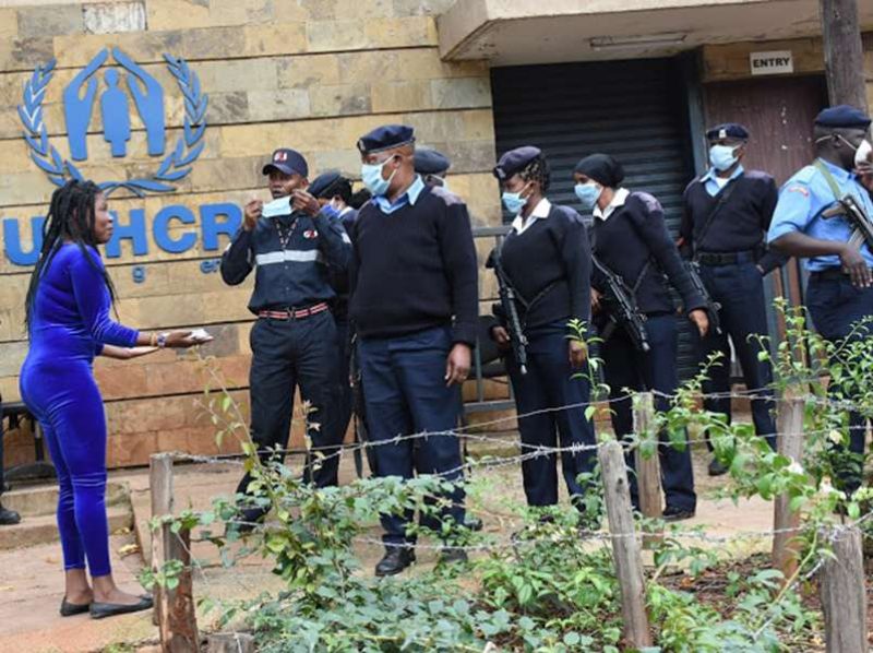 ΛΟΑΤ άτομο αιτόν άσυλο κρεμάστηκε έξω από το γραφείο του ΟΗΕ στην Κένυα