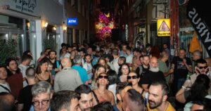 Open Air Party στην οδό Πιττάκη στο Μοναστηράκι